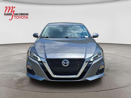 Gun Metallic 2021 Nissan Altima 2.5 SV