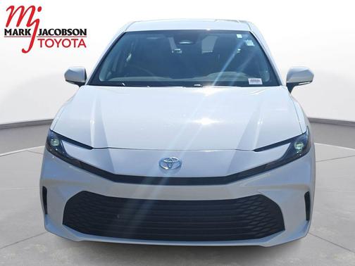 Ice Cap 2026 Toyota Camry LE