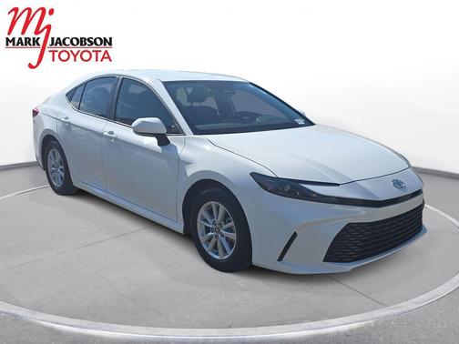 Ice Cap 2026 Toyota Camry LE