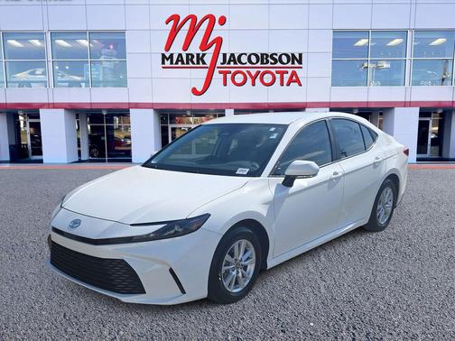 Ice Cap 2026 Toyota Camry LE
