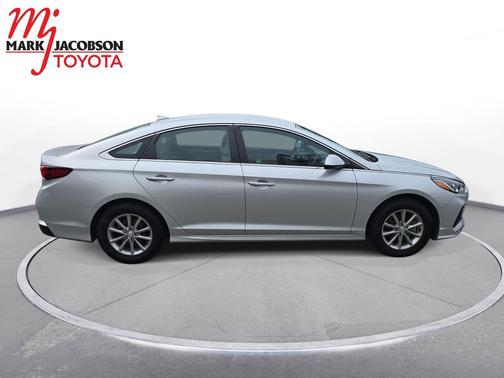 2018 Hyundai SONATA SE
