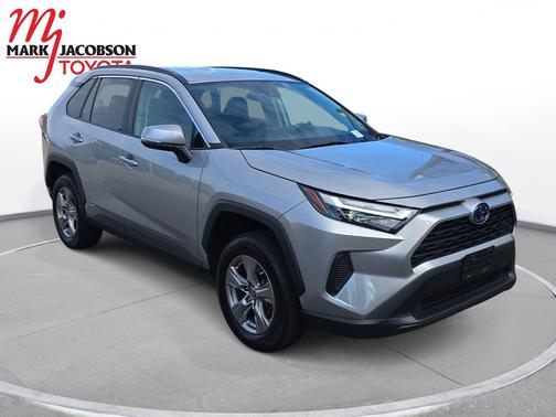 2022 Toyota RAV4 Hybrid XLE
