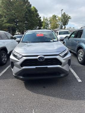 2022 Toyota RAV4 Hybrid XLE