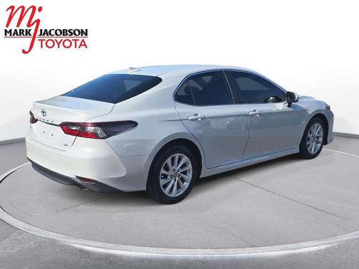 Ice Edge 2022 Toyota Camry LE