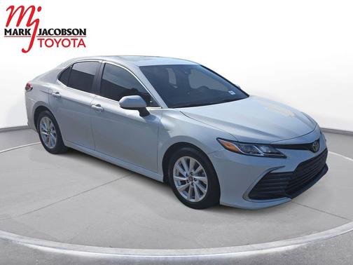 Ice Edge 2022 Toyota Camry LE