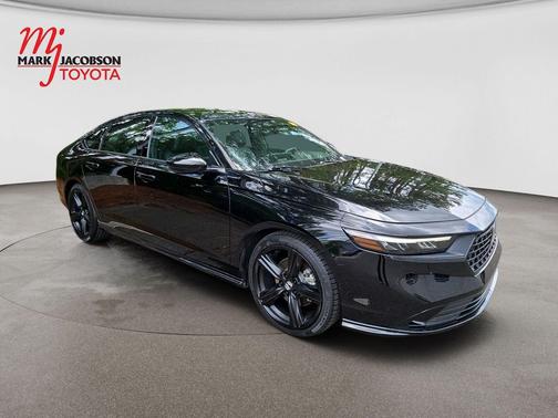 Crystal Black Pearl 2023 Honda Accord Hybrid Sport-L