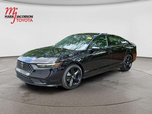 Crystal Black Pearl 2023 Honda Accord Hybrid Sport-L