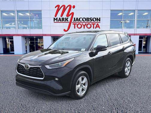 2024 Toyota Highlander LE