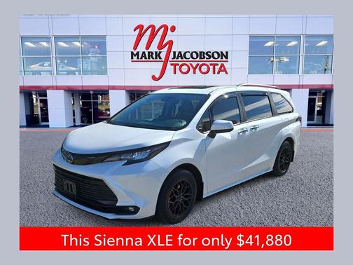 2024 Toyota Sienna XLE