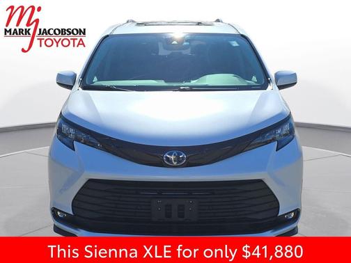 2024 Toyota Sienna XLE