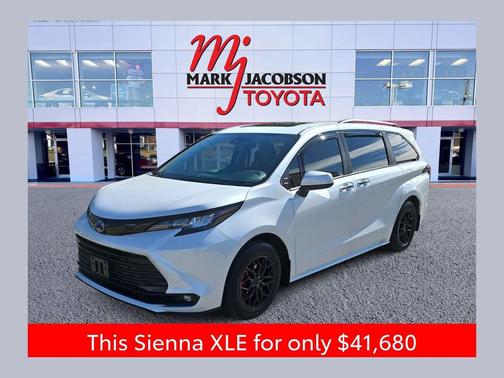 2024 Toyota Sienna XLE