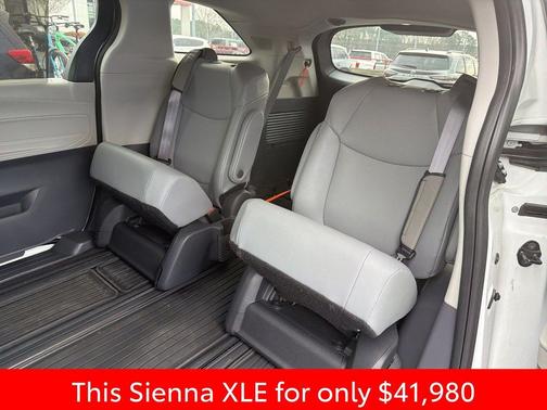 2024 Toyota Sienna XLE
