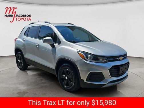 Silver Ice Metallic 2022 Chevrolet Trax LT