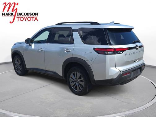 Brilliant Silver Metallic 2025 Nissan Pathfinder SV 4WD