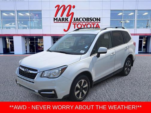 Crystal White Pearl 2017 Subaru Forester 2.5i Premium