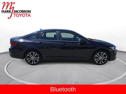 Deep Black Pearl 2025 Volkswagen Jetta 1.5T Sport