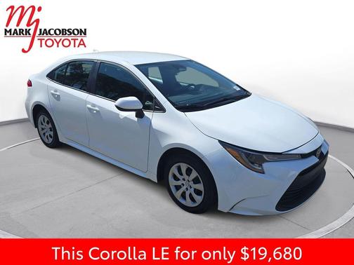 Ice Cap 2025 Toyota Corolla LE