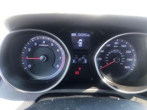 Ceramic White 2016 Hyundai Elantra GT Base