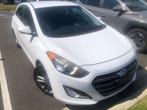 Ceramic White 2016 Hyundai Elantra GT Base