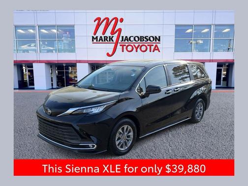 2023 Toyota Sienna XLE