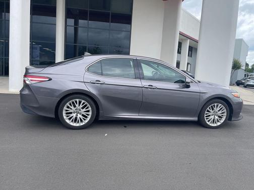 Predawn Gray Mica 2019 Toyota Camry Hybrid XLE