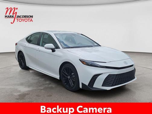 Ice Cap 2025 Toyota Camry SE