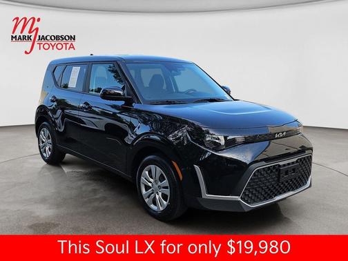 Fusion Black 2025 Kia Soul LX