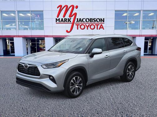 2025 Toyota Highlander XLE