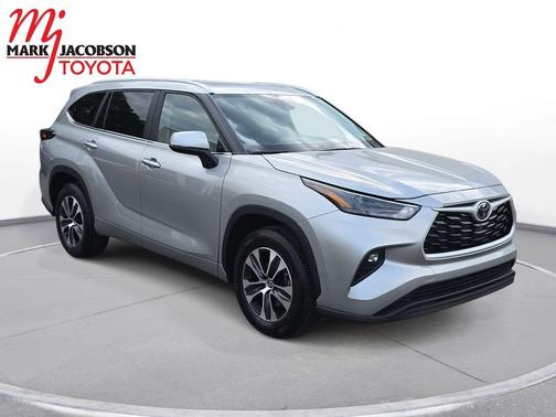 2025 Toyota Highlander XLE