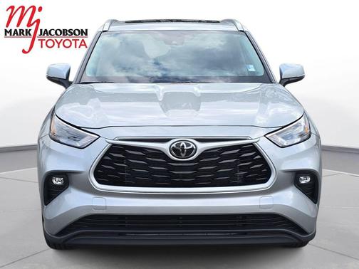 2025 Toyota Highlander XLE