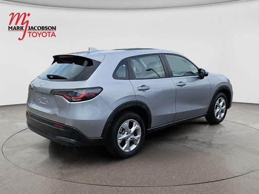 Lunar Silver Metallic 2023 Honda HR-V LX