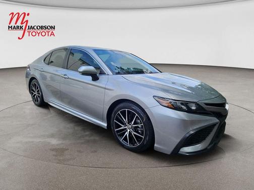 Celestial Silver Metallic 2024 Toyota Camry Hybrid SE