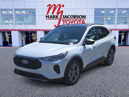 SPACE SILVER METALLIC 2025 Ford Escape ST-Line