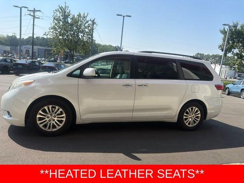 Super White 2015 Toyota Sienna XLE Premium