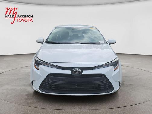 Ice Cap 2024 Toyota Corolla LE