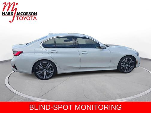 Mineral White Metallic 2021 BMW 330 330i