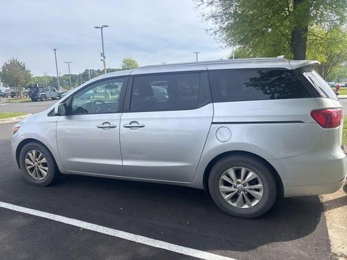 2017 Kia Sedona LX