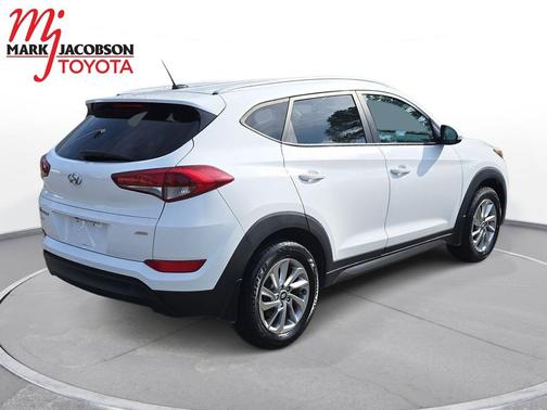 2016 Hyundai TUCSON SE