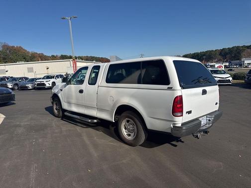 2004 Ford F-150 Heritage XL