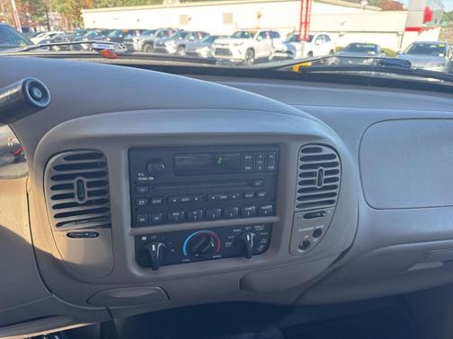 2004 Ford F-150 Heritage XL