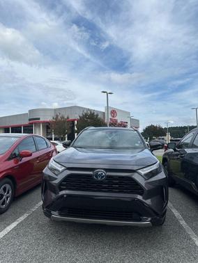 2022 Toyota RAV4 Hybrid SE