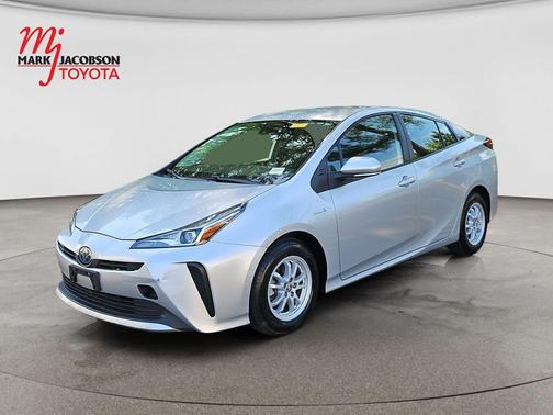 Classic Silver Metallic 2019 Toyota Prius L
