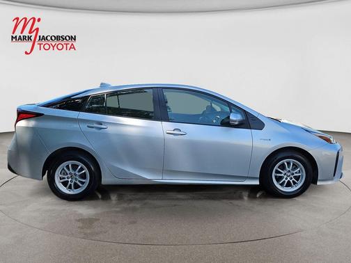 Classic Silver Metallic 2019 Toyota Prius L