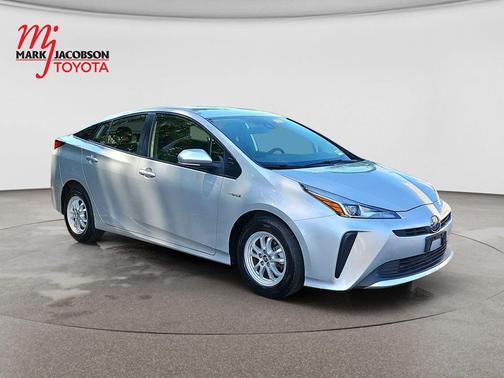 Classic Silver Metallic 2019 Toyota Prius L