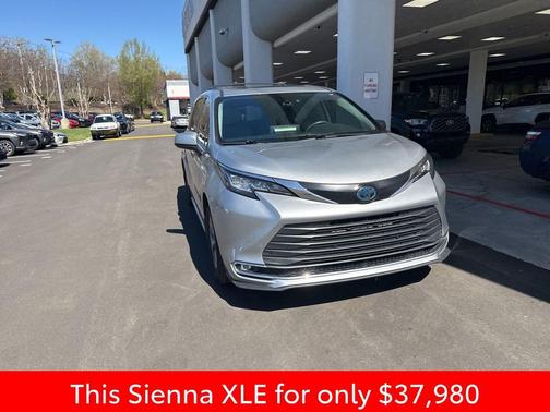 2023 Toyota Sienna XLE