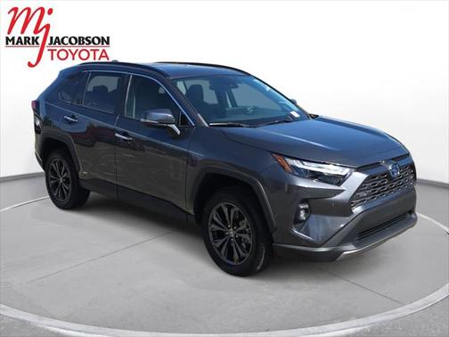 2023 Toyota RAV4 Hybrid SE
