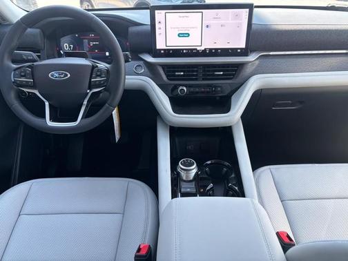 Star White 2026 Ford Explorer Platinum