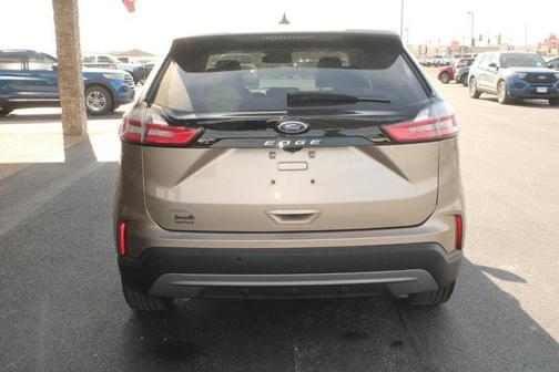 2021 Ford Edge 