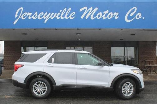 Space White Metallic 2026 Ford Explorer Active