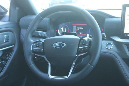 Agate Black Metallic 2026 Ford Explorer Platinum